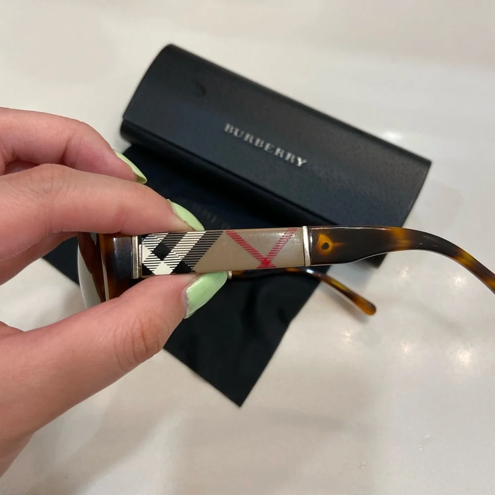 Burberry sunglasses ❤️ - Picture 5 of 8